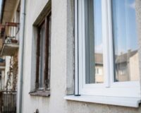 A társasházi ablakcsere szabályai: homlokzat, szín és közös képviselő